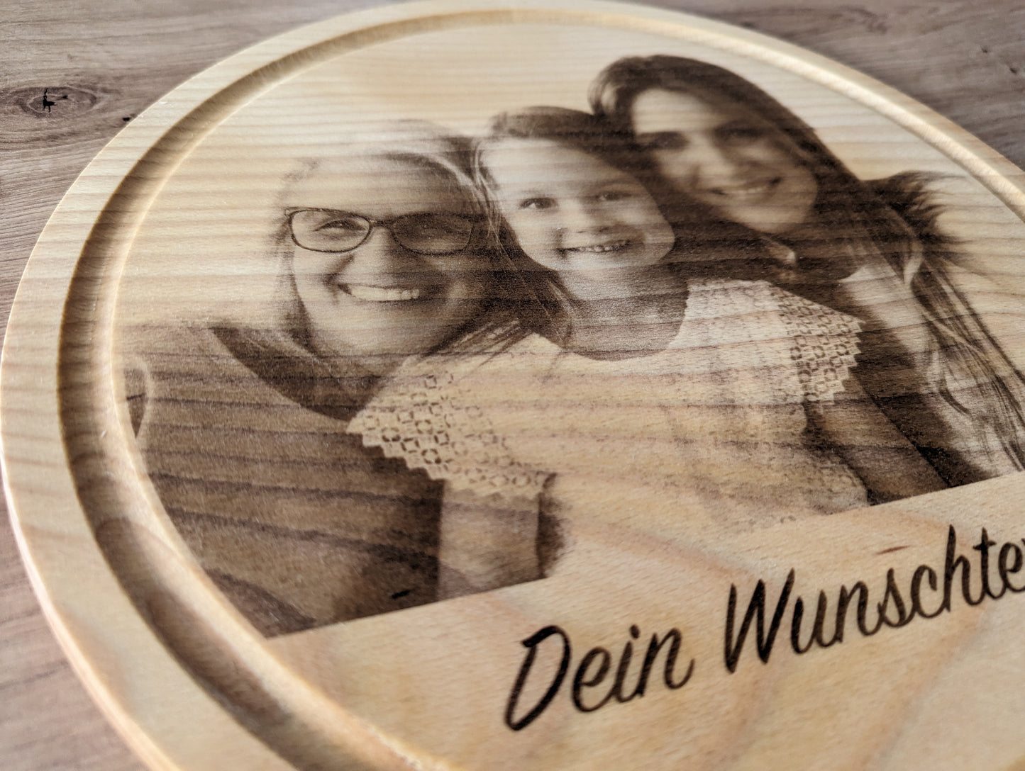 Rundes Schneidebrett mit Foto und Wunschtext - Cutting Board, Frühstücksbrett, Vesperbrett