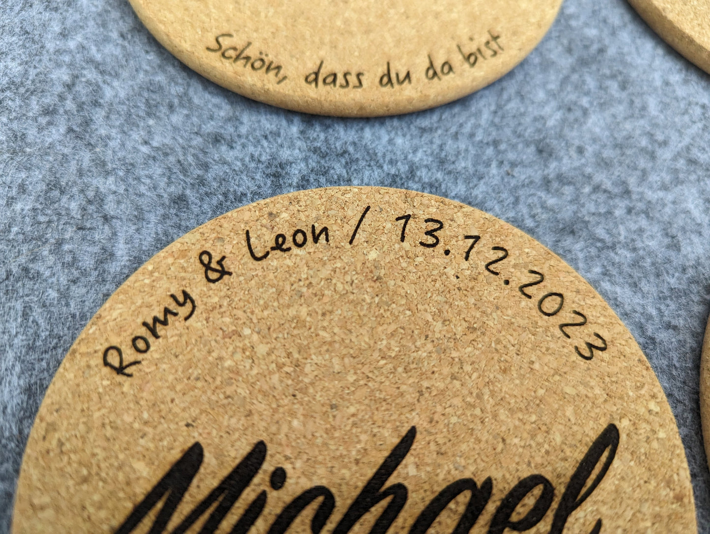 Namensschild | Untersetzer | Tassenuntersetzer | Platzkarte | Gastgeschenk | personalisiert | Kork | Hochzeit | Tischdekoration