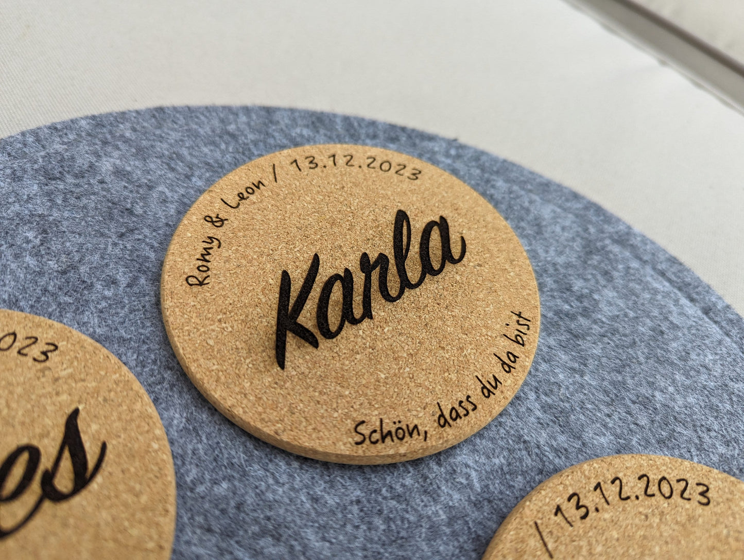 Namensschild | Untersetzer | Tassenuntersetzer | Platzkarte | Gastgeschenk | personalisiert | Kork | Hochzeit | Tischdekoration