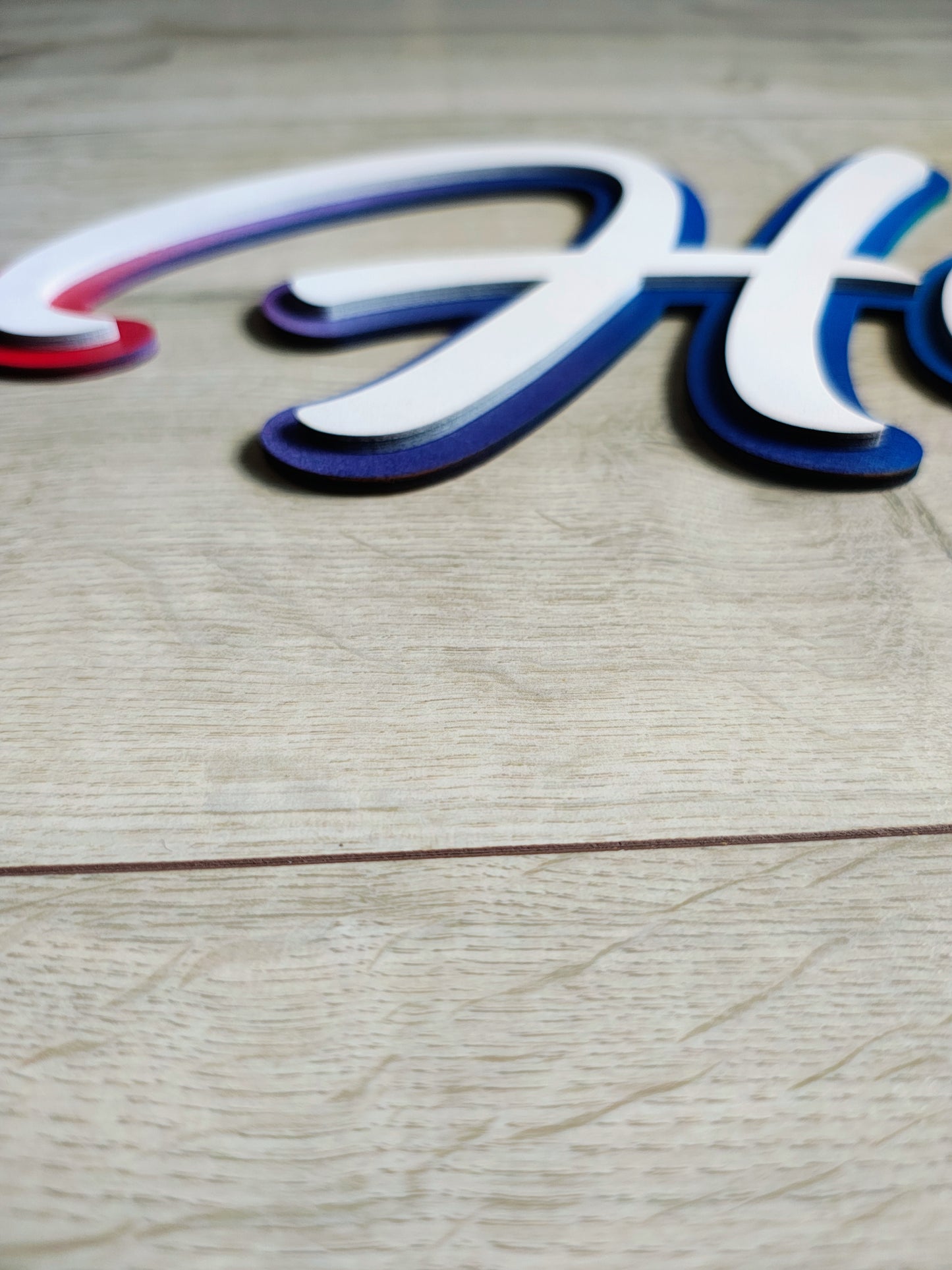 Kinderzimmer Namensschild aus Holz in Regenbogenfarben | Wanddeko mit Wunschname, Babyzimmer Dekoration, personalisiertes Holzschild