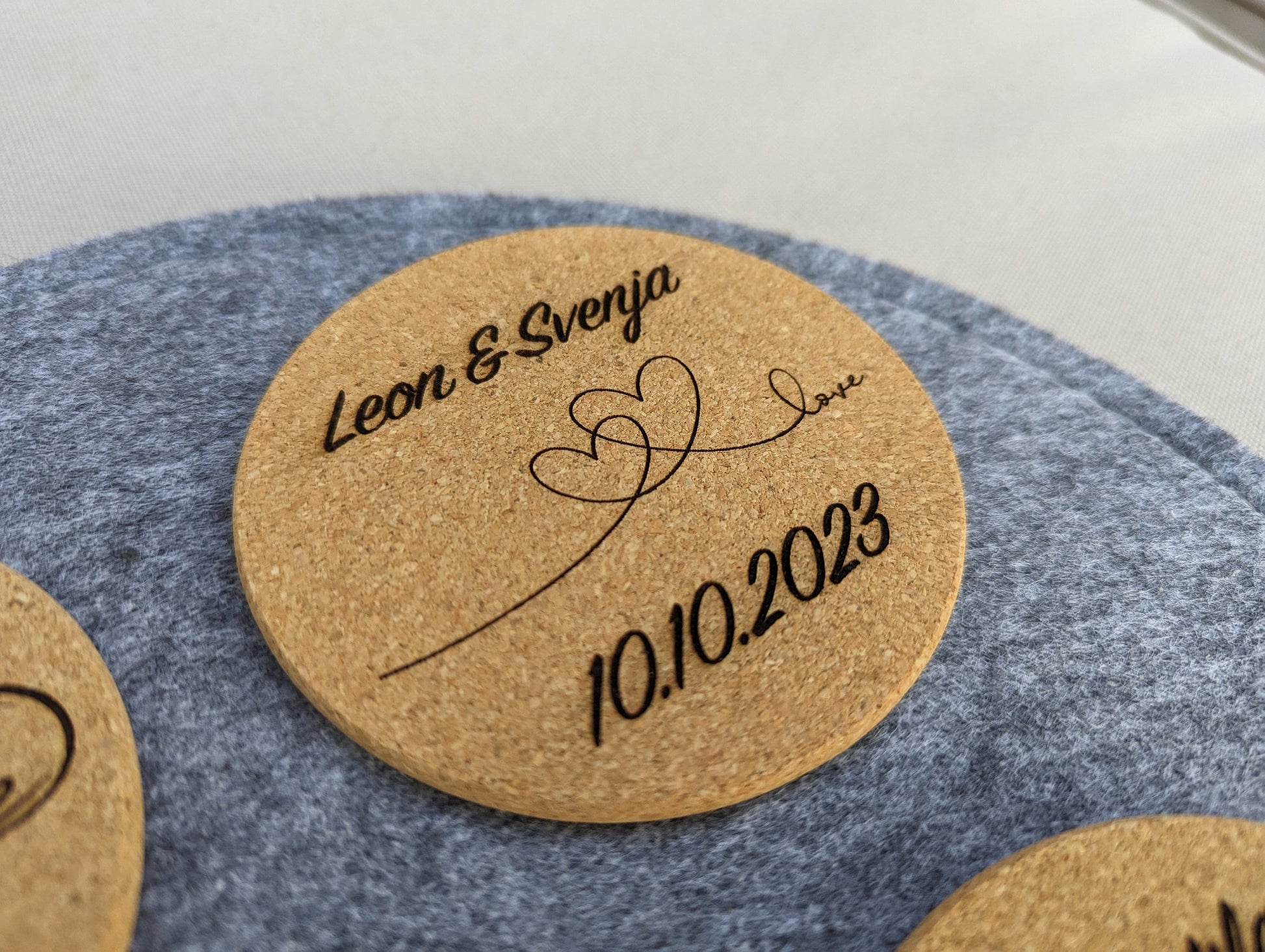 Namensschild | Untersetzer | Tassenuntersetzer | Platzkarte | Gastgeschenk | Glasuntersetzer personalisiert | Kork | Schön dass du da bist