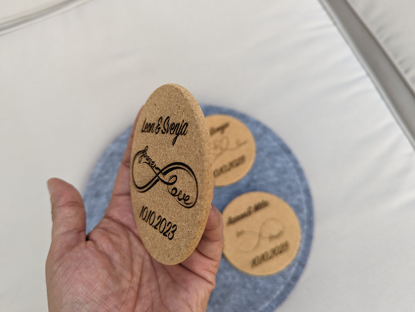 Namensschild | Untersetzer | Tassenuntersetzer | Platzkarte | Gastgeschenk | Glasuntersetzer personalisiert | Kork | Schön dass du da bist